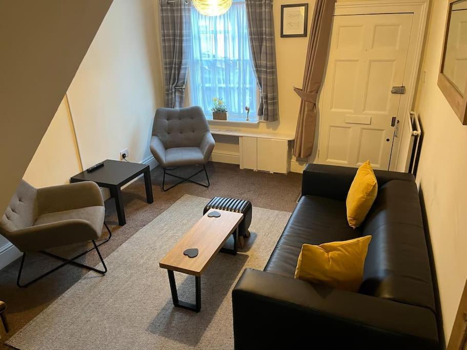 Historic Town Centre Cottage Bury St. Edmunds Экстерьер фото