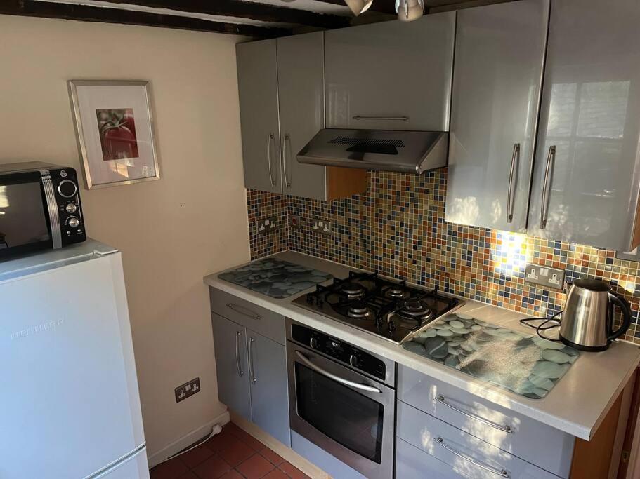 Historic Town Centre Cottage Bury St. Edmunds Экстерьер фото